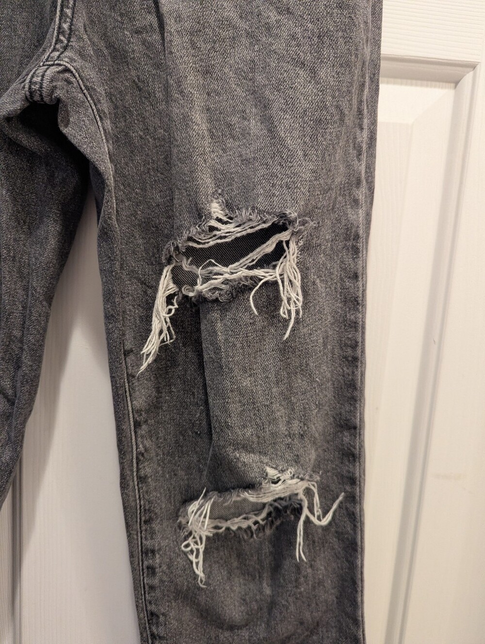 BDG Gray Distressed Slim Straight Button Fly Cotton Hi Rise Jeans Size 29 *GUC - Picture 8 of 15